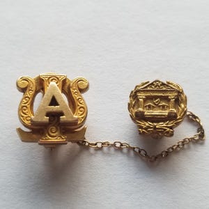 Alpha Psi Omega Badge National Theatre Honor Society Fraternity