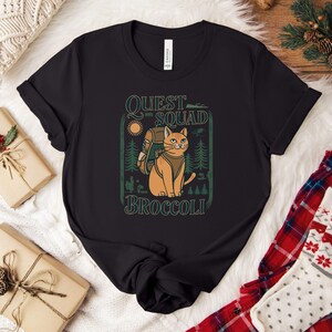 Camiseta de brócoli del escuadrón de la misión de Onyx Storm, camiseta del gato brócoli, camiseta de fan de Ridoc Romantasy, camiseta de jinete de dragón, regalos para ratones de biblioteca imagen 5
