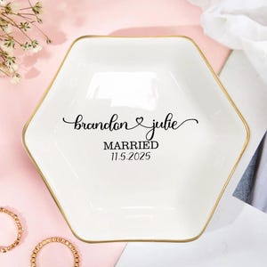 Custom Wedding Ring Dish,Wedding Gift For Bride,Wedding Ring Holder,Personalized Ring Dish, Engagement Gift, Engagement Dish, Ring Dish Gift