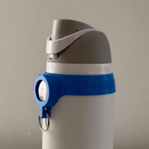 For the Owala FreeSip 32oz - Customizable Name Band with AirTag Holder and Keyring – Personalized, Functional and Stylish