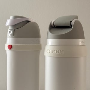 Für die Owala FreeSip 24oz oder 32oz Wasserflasche - Namensband für Ihr Geschenk # 1 Mama / Muttertag - individuell & lebendig!