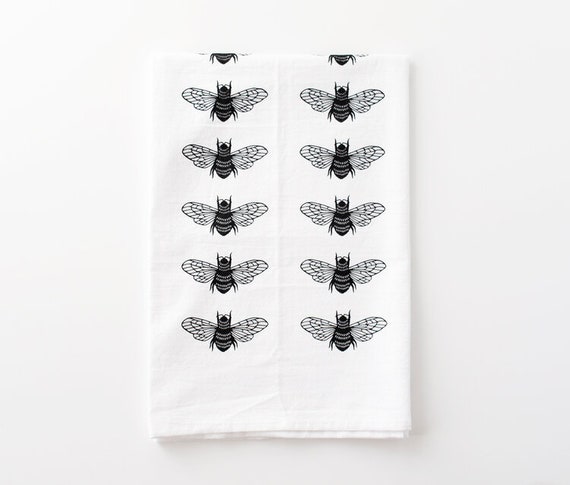 Bees Kitchen Towel Black Print, Bees Tea Towel, Bees Floursack Towel, Bee  Kitchen Decor, Bee Theme, Garden Theme, Garden Decor 