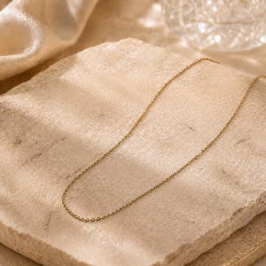 Dünne Goldkette Damen. Halskette aus Edelstahl 18k vergoldet. Farbe: Gold