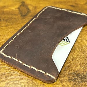 Cartera tarjetero de piel cosida a mano