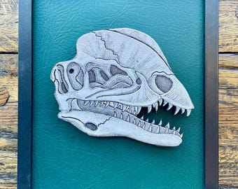 Czaszka dinozaura oprawiona w skórę