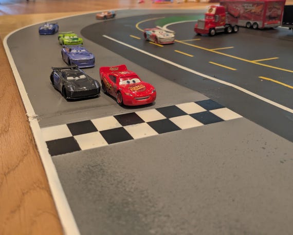 マッチボックスサイズの車専用のカスタムNASCARレーストラック - Etsy 日本