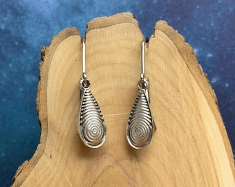 Tiny Dainty Silver Teardrop Dangle Earrings: Lightweight Boho Leverbacks