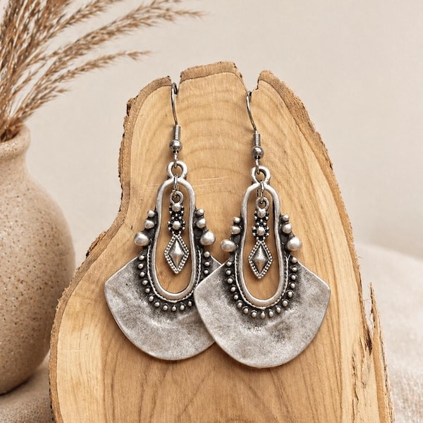 Pendientes colgantes de plata antigua con forma de abanico: diseño de flecha tribal boho.