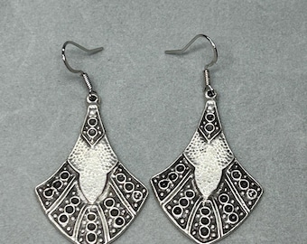 Hammered Silver Dangle Earrings: Ethnic Tribal Boho Style