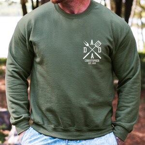 Custom Father Sweatshirt,Father's Day gift,Personalized Dad Sweatshirt,Gift Idea for Dad,Custom Name and Est Sweatshirt,Fathers Day Tee