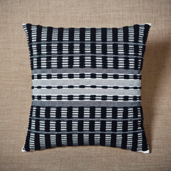 Black Rhythm - Handwoven cushion cover