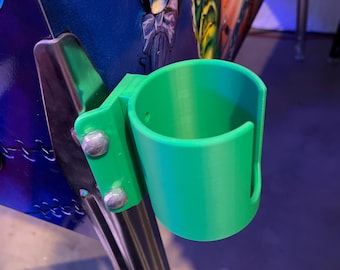 ピンボールマシン用の 3D プリントカップホルダー