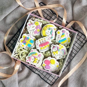 KIT Unicorn Cookie Cutter and Embosser Set – 8 Magical Fondant Molds for Girl Birthday, Baby Shower & Fairytale Cakes