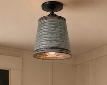 Suspension rustique en métal ondulé pour grange - Encastré au plafond, cuisine de ferme, chalet de campagne, salle de bain, cabine Mancave