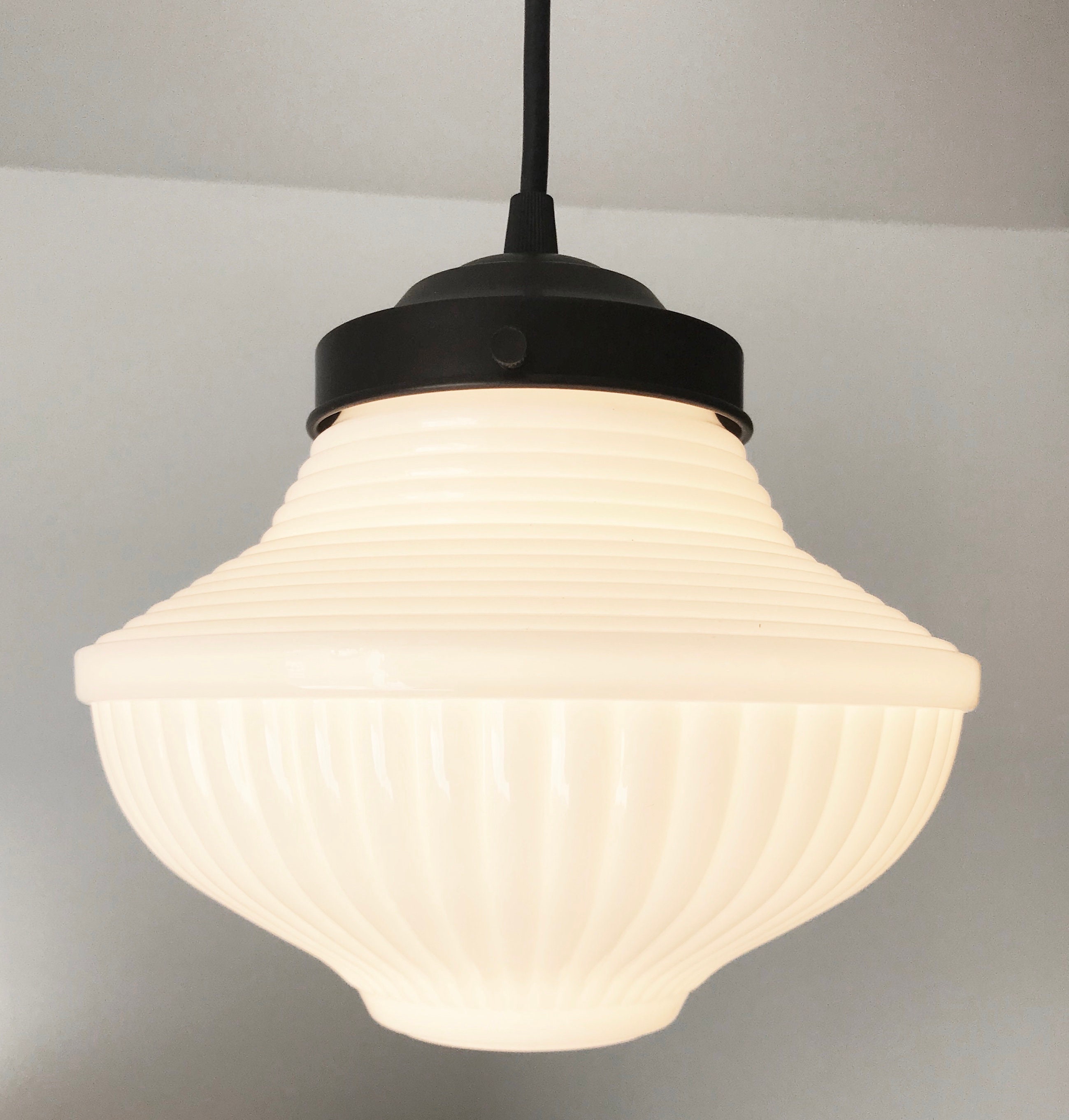 Vintage milk glass hanging lamp outlet
