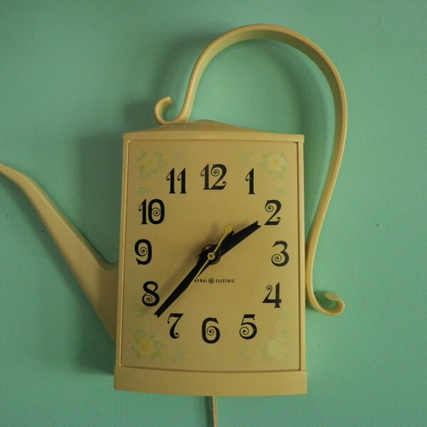 Retro General Electric Coffee Pot Shaped Clock