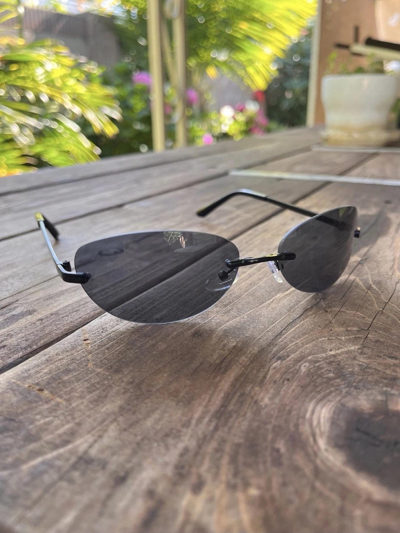 Vintage 90s 2000s Style Oval Round Shaped Black Frameless