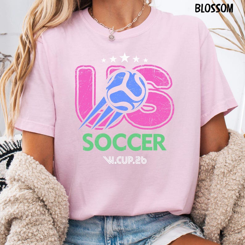 US Soccer club 26 Graphic Tee: Vintage American Football Fan Shirt bild 12