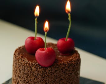 Świece na tort urodzinowy Cherry: ręcznie robione ozdoby na imprezę z wosku sojowego – zestaw upominkowy