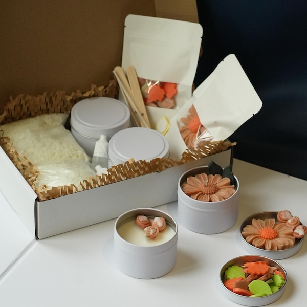 DIY Candle Making Kit: Natural Soy Wax, Floral Decorations, Daisy Gift Set