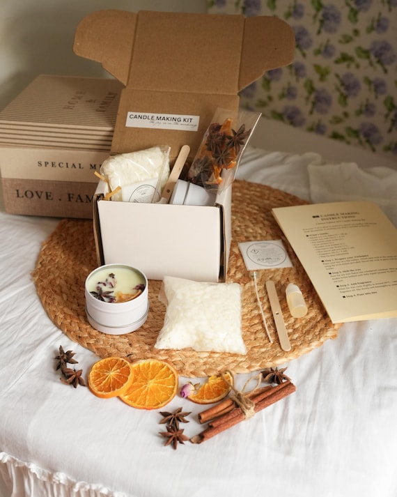 DIY Soy Candle Making Kit – Botanical Scents, Dried Flowers