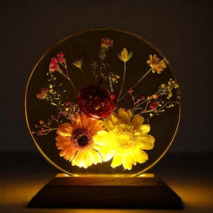Handmade Resin Flower Lamp: Real Daisy & Rose Night Light