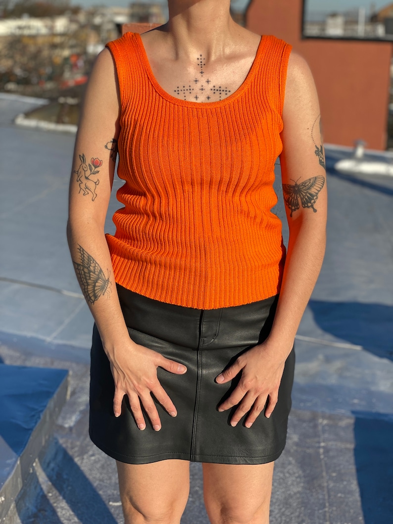 vintage 70s orange knit sleeveless top ribbed tangerine top boho knit vest mod sleeveless vest scoop sweater tank