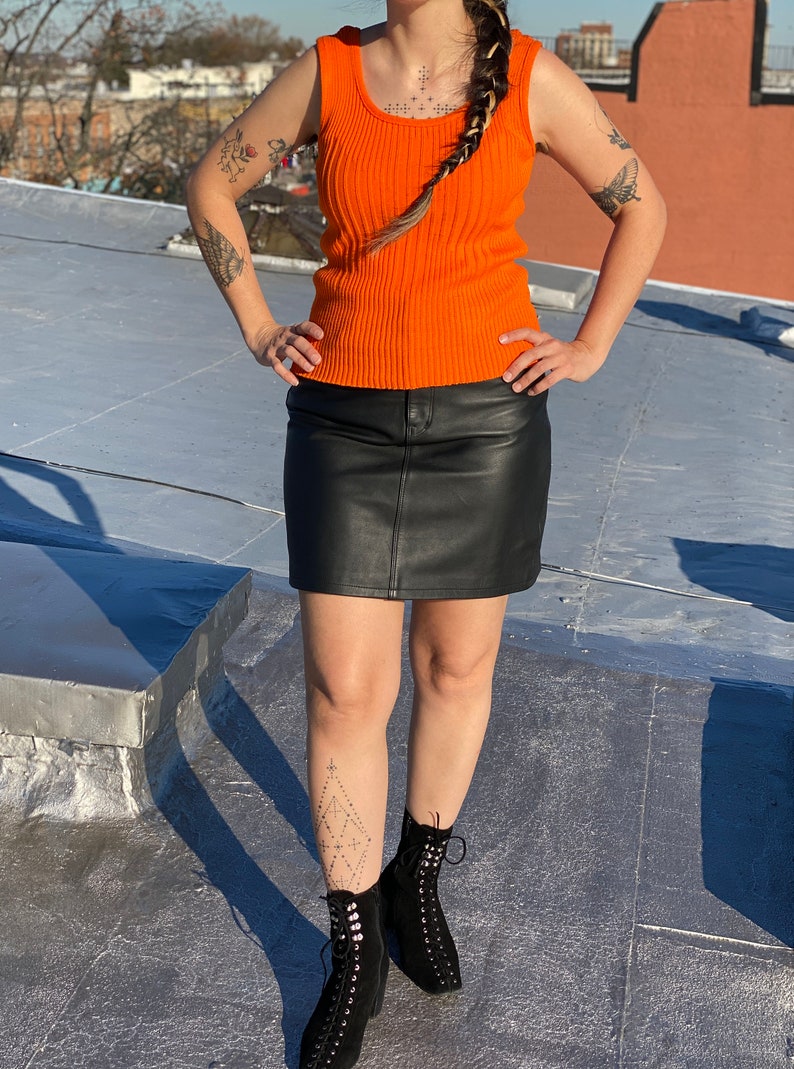 vintage 70s orange knit sleeveless top ribbed tangerine top boho knit vest mod sleeveless vest scoop sweater tank