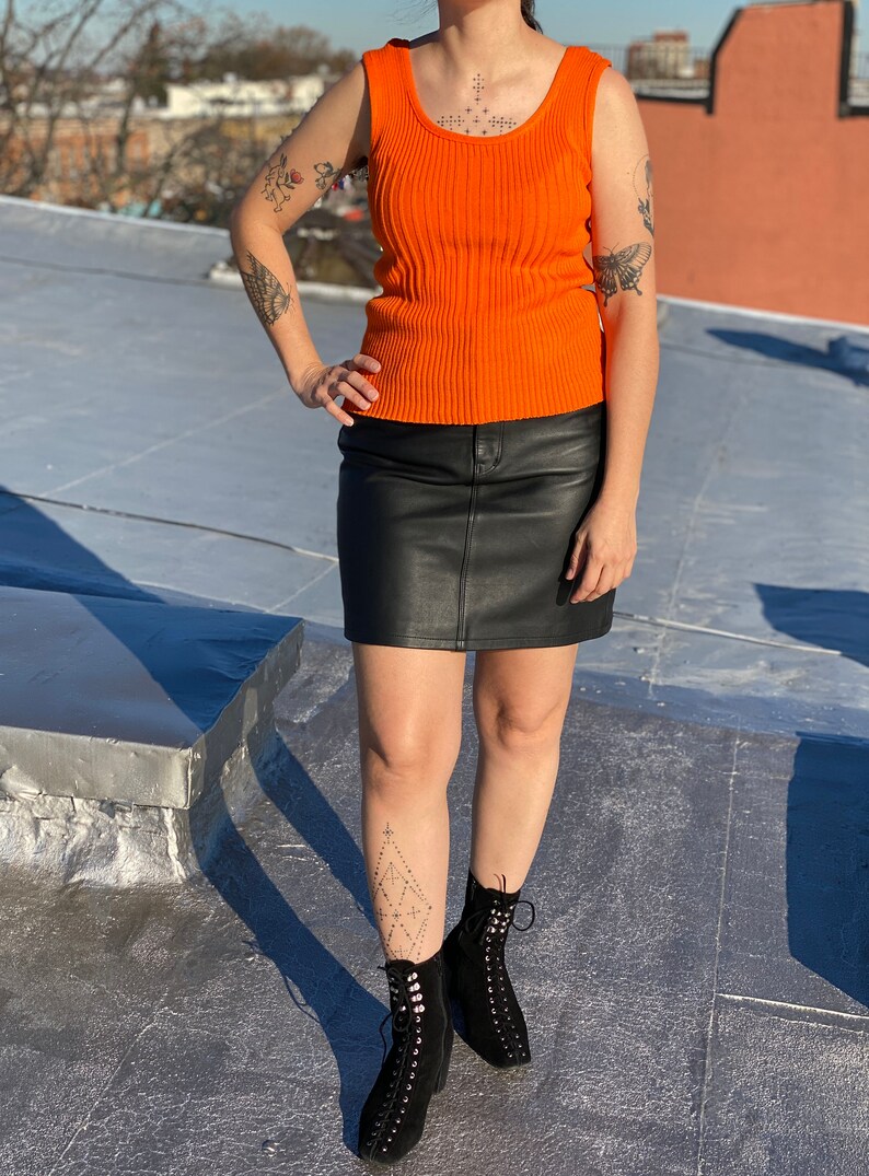 vintage 70s orange knit sleeveless top ribbed tangerine top boho knit vest mod sleeveless vest scoop sweater tank