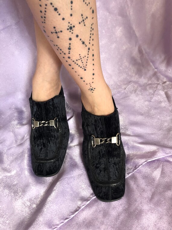 vintage velvet chunky heel shoes / 60s slip on loa