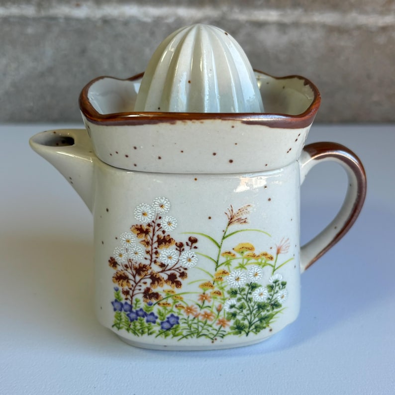 2 Piece Ceramic Lemon Juicer Citrus Reamer with Pitcher Floral Vintage Kitchen