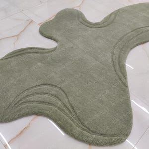 Unique Sage Green Hand-Tufted Rug, Hand-Tufted Abstract Rug, Sage Green Irregular-Shaped Carpet, Modern Organic Floor Carpet for Living Room