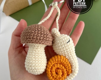 Gehaakt sleutelhangerpatroon slak en paddenstoel, amigurumi-sleutelhanger, gehaakt minidier, kawaii-sleutelhanger, digitale download