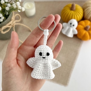 Ghost keychain crochet pattern