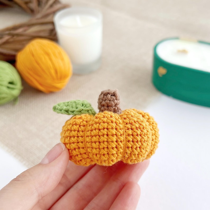 Halloween pumpkin crochet pattern