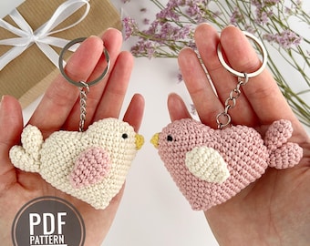 かぎ針編みの鳥の模様のキーホルダー、あみぐるみハート、かぎ針編みの