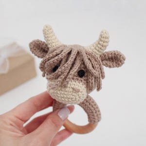 Amigurumi pattern for rattle highland cow