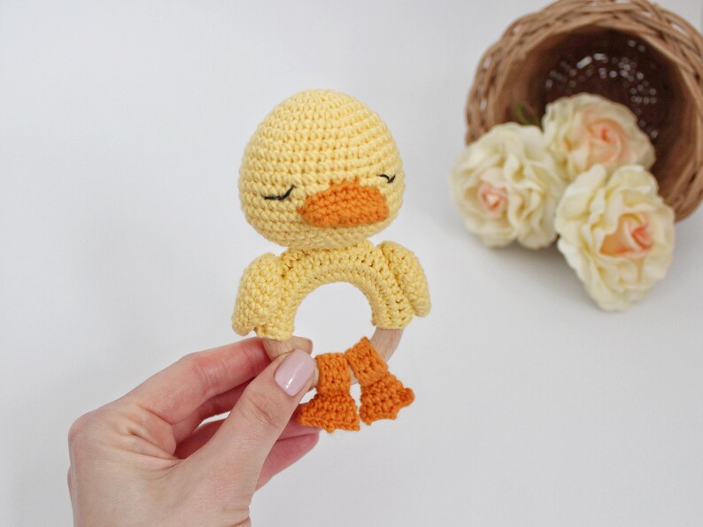 Häkelanleitung für eine Babyrassel mit Ente, Amigurumi-Enten-Plüschtier, gehäkelte Enten-Beißringe, Stofftiere Bild 9