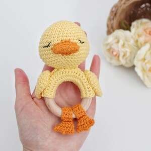 Häkelanleitung für eine Babyrassel mit Ente, Amigurumi-Enten-Plüschtier, gehäkelte Enten-Beißringe, Stofftiere Bild 8