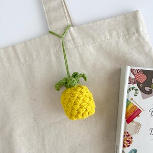 Crochet pattern for pineapple bag charm