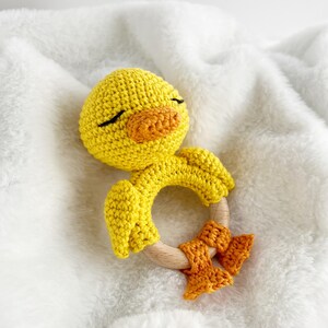 Häkelanleitung für eine Babyrassel mit Ente, Amigurumi-Enten-Plüschtier, gehäkelte Enten-Beißringe, Stofftiere Bild 5