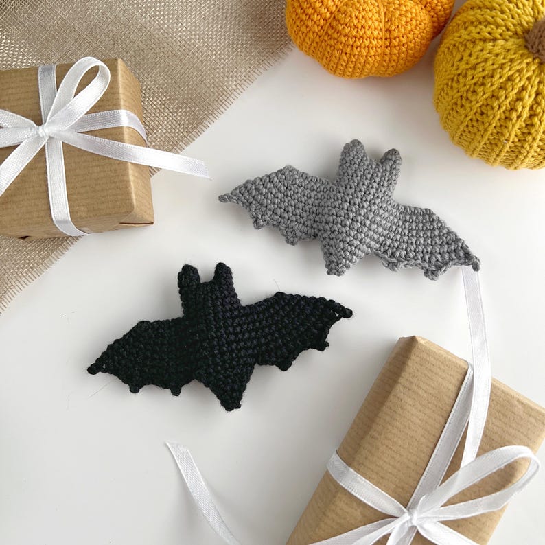 Black and gray crochet bats pattern, halloween ornament
