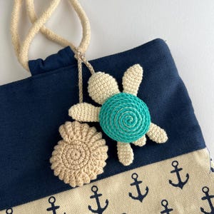 12 i 1 virkmönster för hav, Amigurumi-nyckelring och väskberlock i PDF-format, sköldpadda, maneter, sjöstjärna, snäckskal, sjöhäst, fisk, virkning med havsliv bild 15