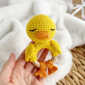 Häkelanleitung für eine Babyrassel mit Ente, Amigurumi-Enten-Plüschtier, gehäkelte Enten-Beißringe, Stofftiere Bild 6