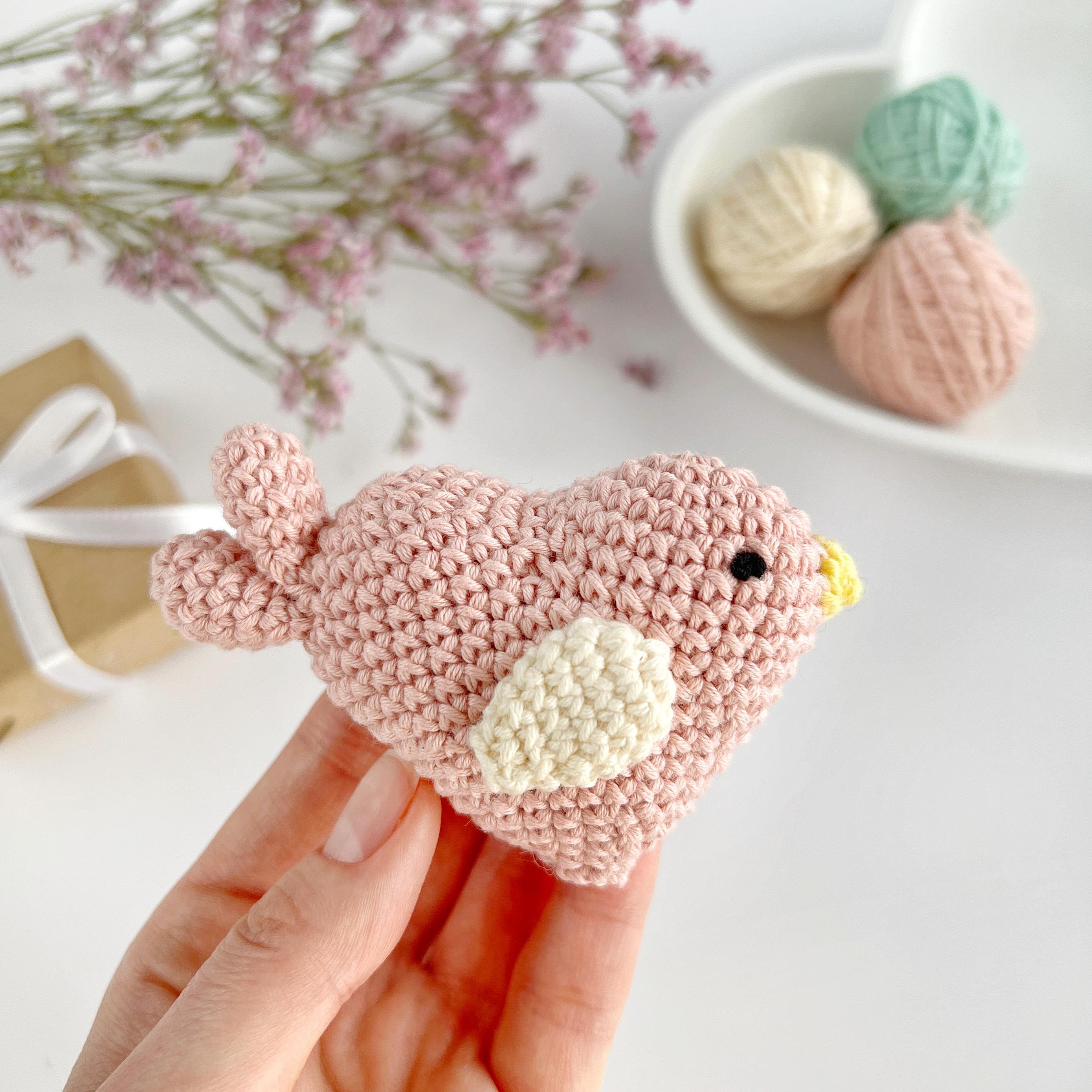 かぎ針編みの鳥の模様のキーホルダー、あみぐるみハート、かぎ針編みの