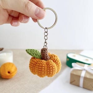 PDF crochet pattern – small Halloween pumpkin charm for keys, bags or cars