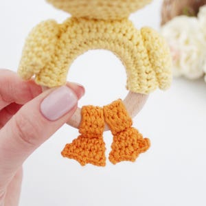 Häkelanleitung für eine Babyrassel mit Ente, Amigurumi-Enten-Plüschtier, gehäkelte Enten-Beißringe, Stofftiere Bild 7