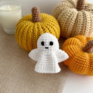 Cute Halloween ghost crochet pattern