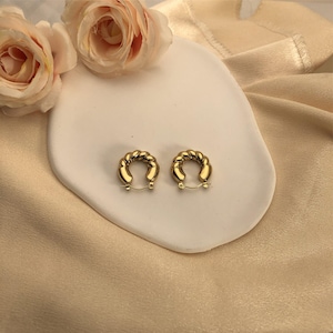 Dainty Twist Hoop Earrings, Twisted Spiral Hoops, Minimalist Earrings, Everyday Huggie Earrings, Birthday Gift, Perfect Gift for Her
