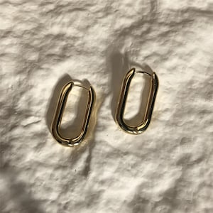 Rechthoekige oorringen, ovale Huggie-oorbel, geometrische oorbellen, alledaagse oorbellen, minimalistische sieraden, cadeau voor haar